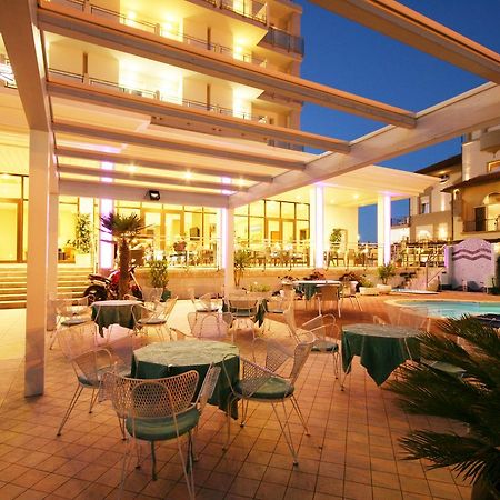 Hotel Excelsior Католика Екстериор снимка