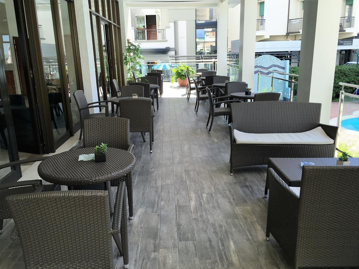 Hotel Excelsior Католика Екстериор снимка