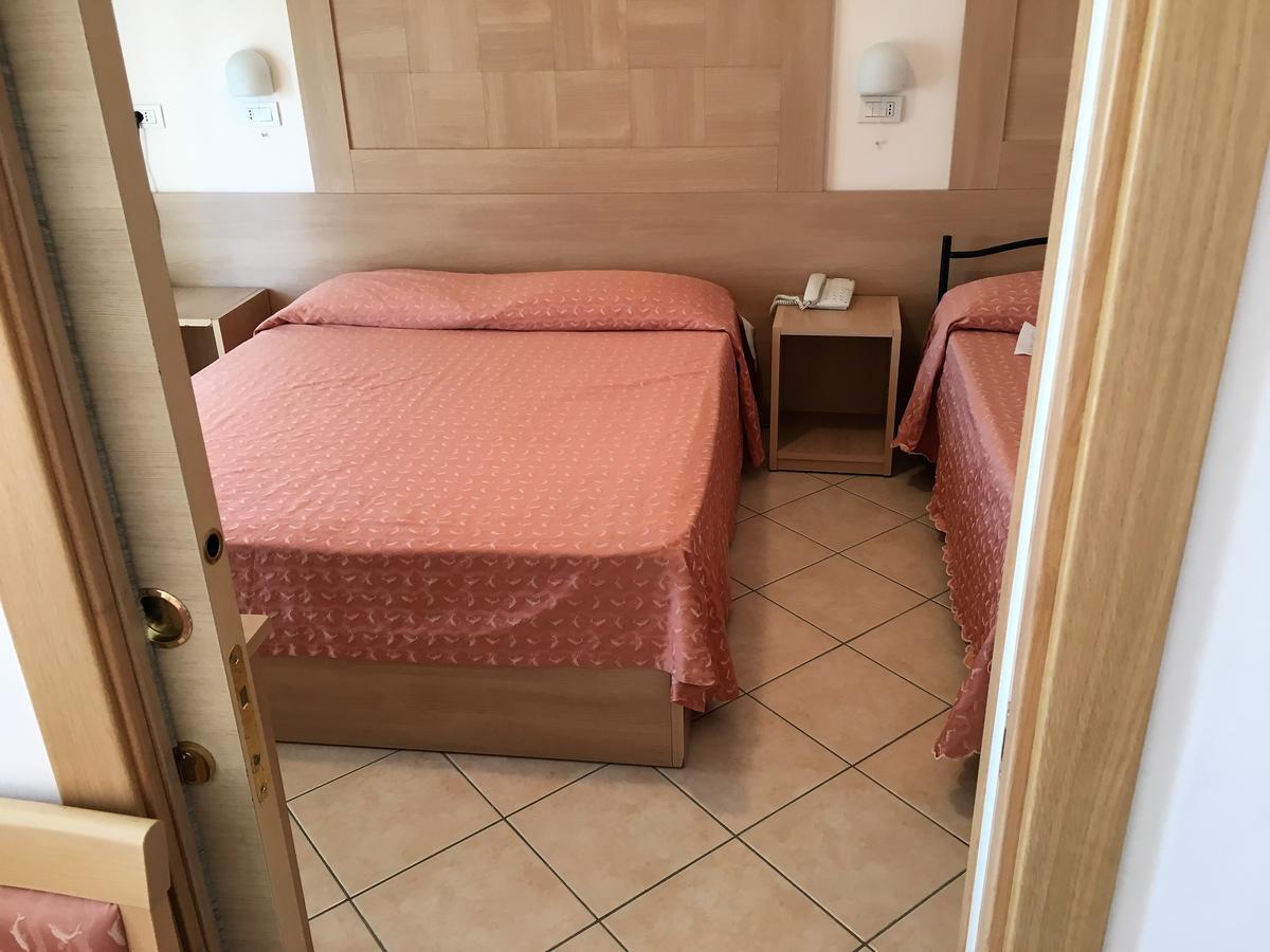 Hotel Excelsior Католика Екстериор снимка