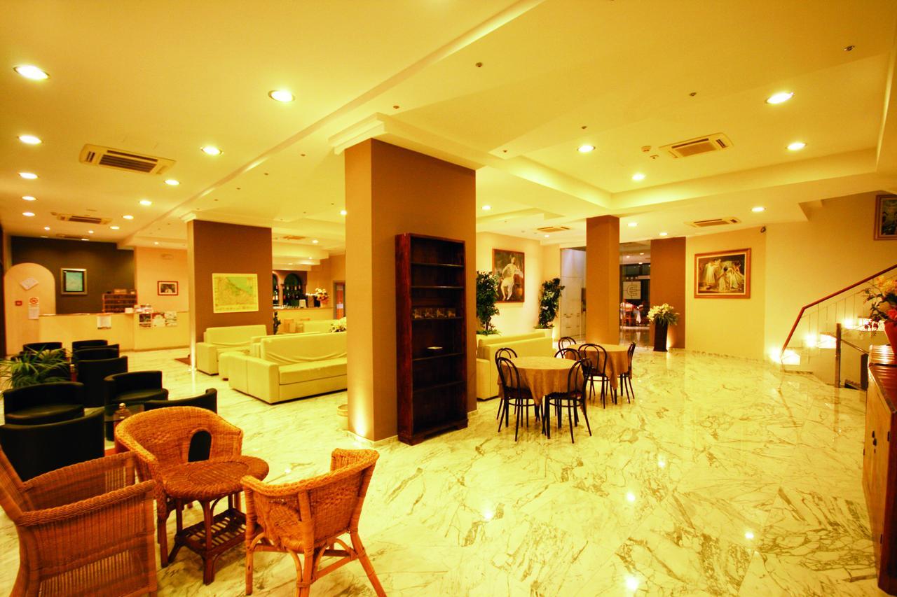 Hotel Excelsior Католика Екстериор снимка