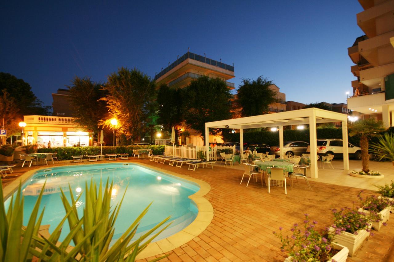 Hotel Excelsior Католика Екстериор снимка