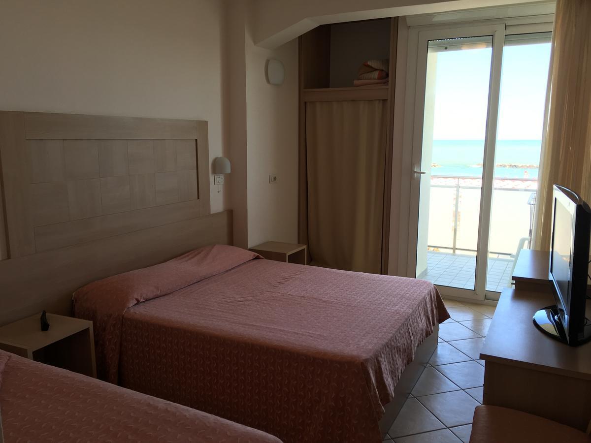 Hotel Excelsior Католика Екстериор снимка