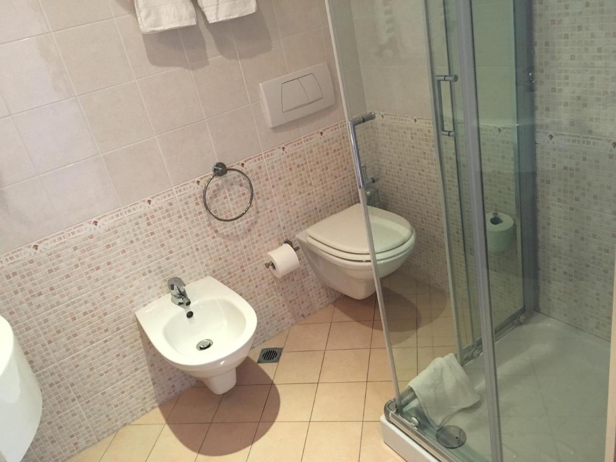 Hotel Excelsior Католика Екстериор снимка